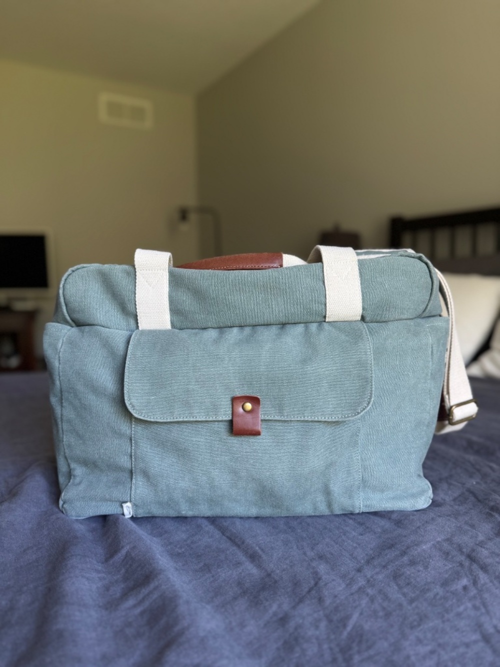 Birdling Slate Overnighter Weekender Travel Bag Compartments